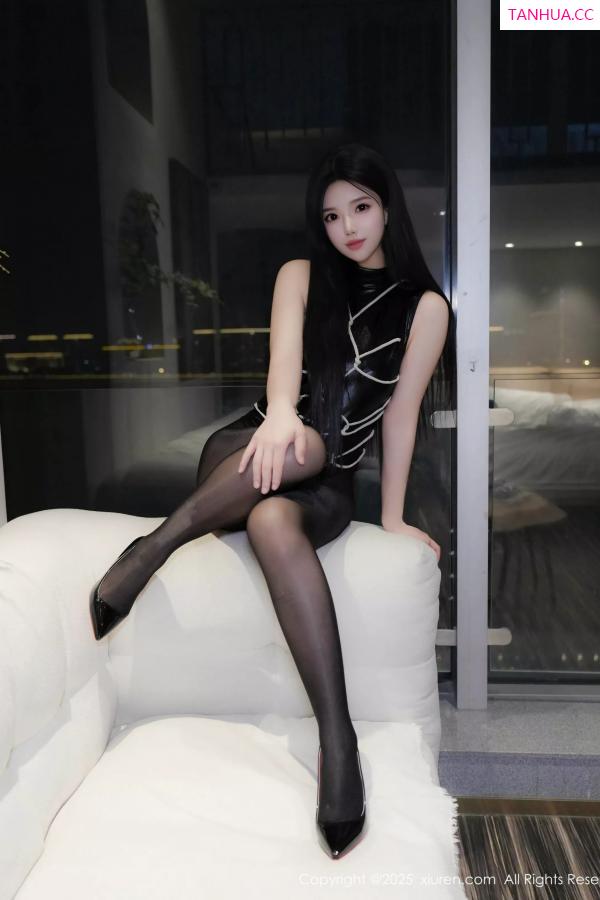   [XiuRen]高清写真图 2025.05.20 No.10299 沐言妍妍酱～ 魅惑黑丝第25张图片